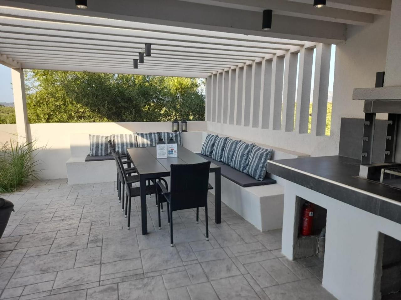 Villa Moonstone Mouzákion Exteriör bild
